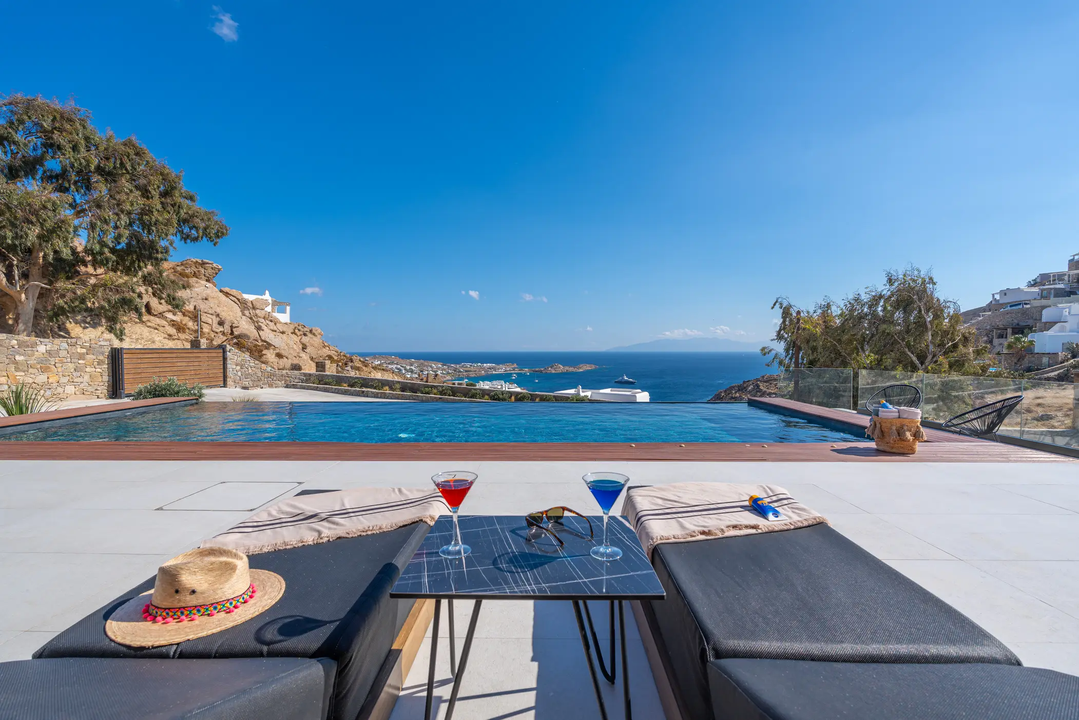 Elit Villa Psarou - Luxury Pool View